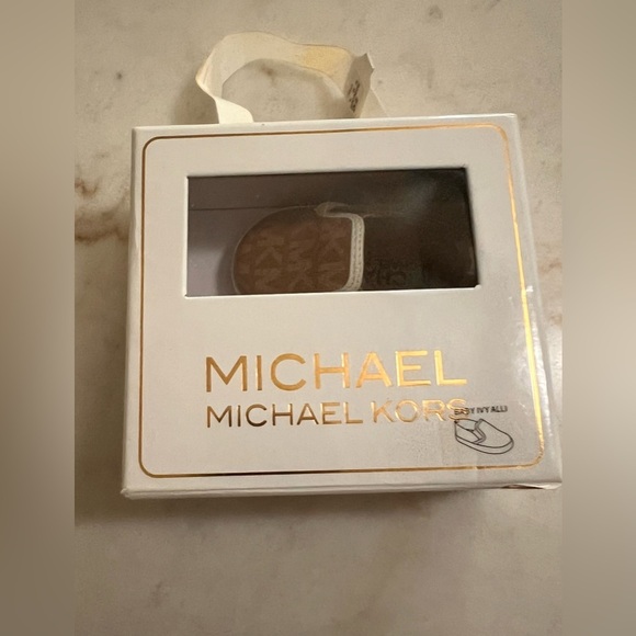 Michael Kors Infant Size One Slip On Monogram Print Beige Sneakers With Box - Picture 10 of 10